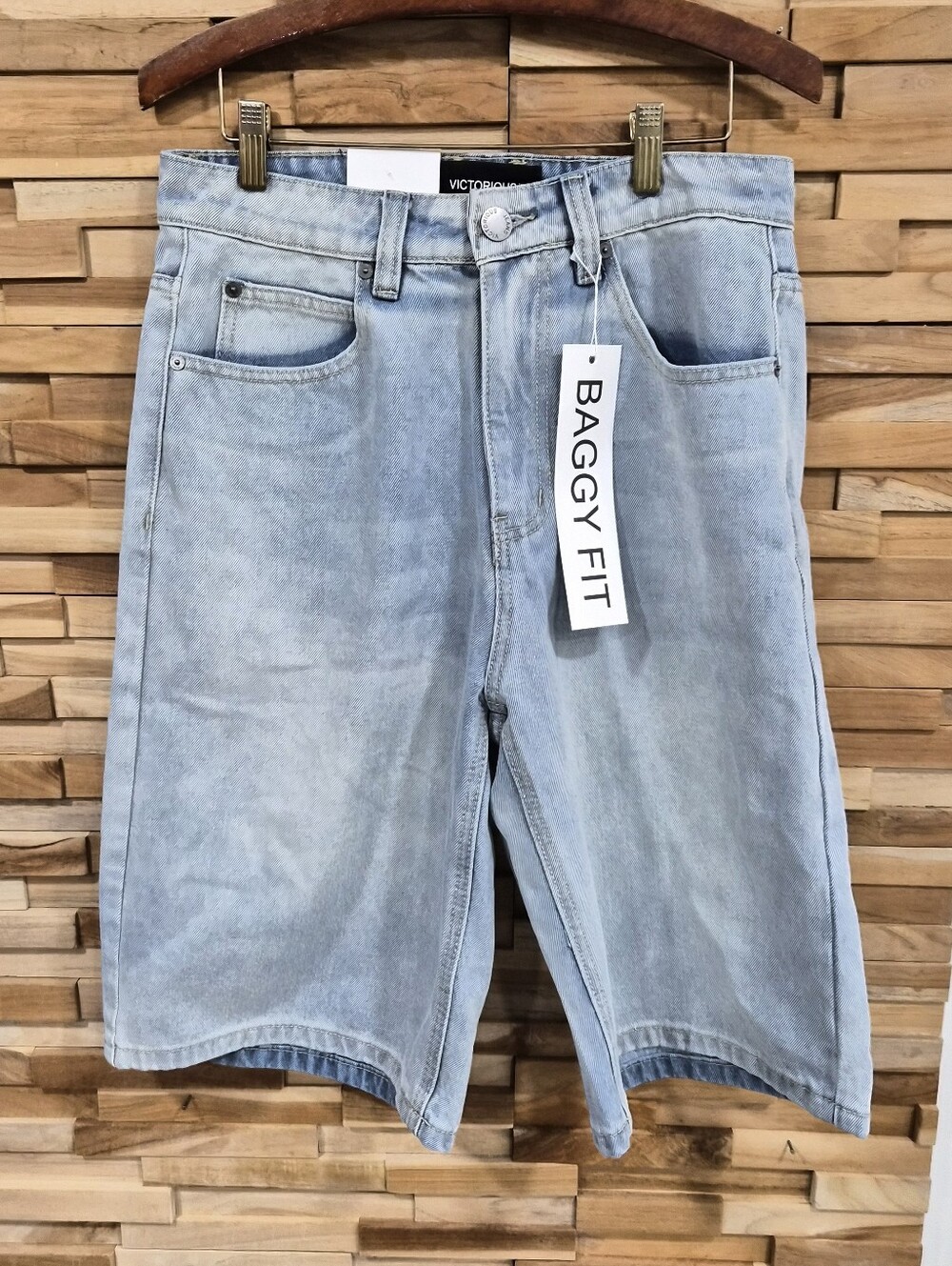 Victorious Men's Baggy Light Blue Denim Jean Shorts - Size 30 - New With Tags